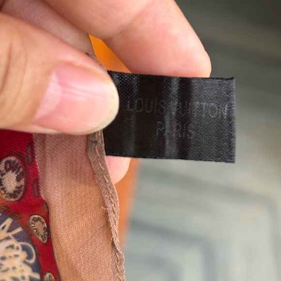 Louis Vuitton silk stole. Used. - Picture 3 of 8